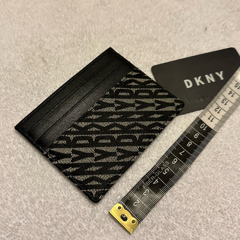 DKNY logo Cardholder